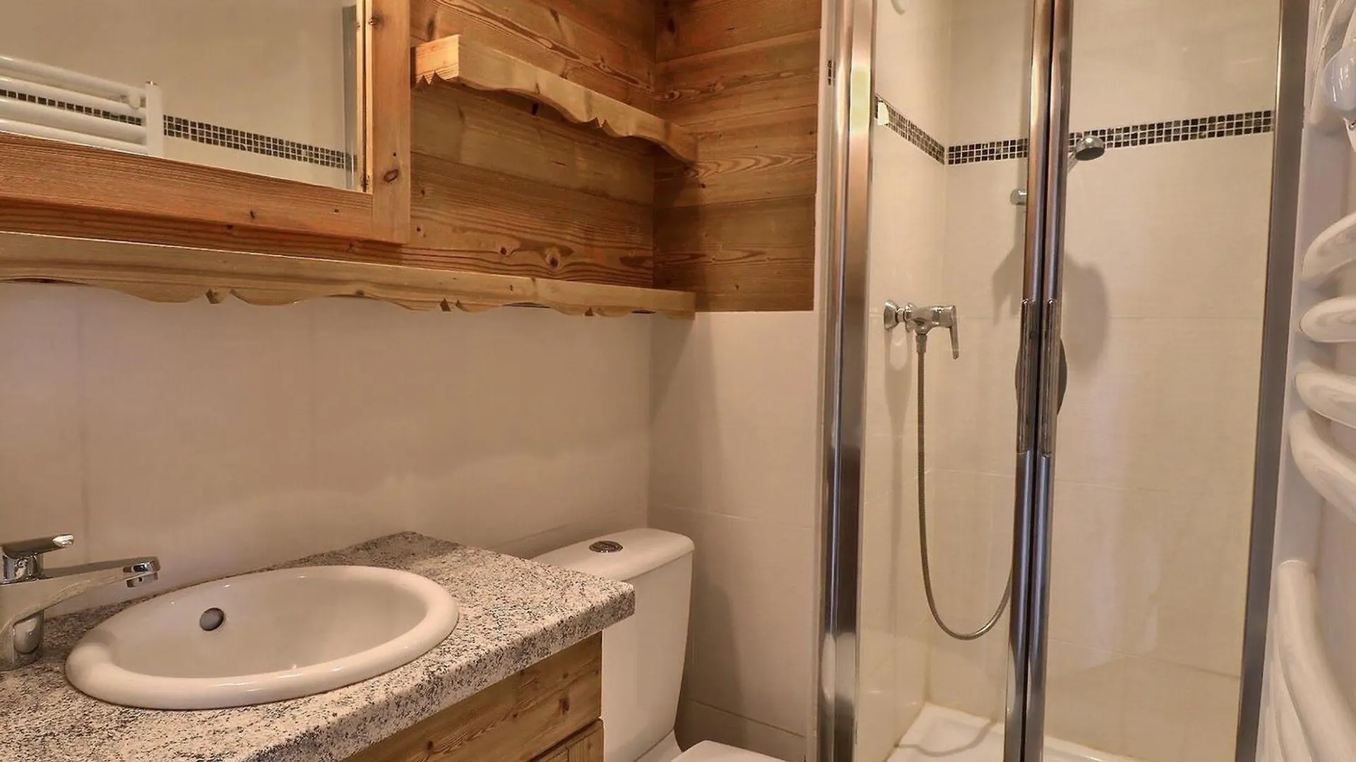 Apartment Studio Cabine Centre Merlin - Skis Aux Pieds, Wi-Fi, Animaux Admis - Fr-1-182-202 Les Allues