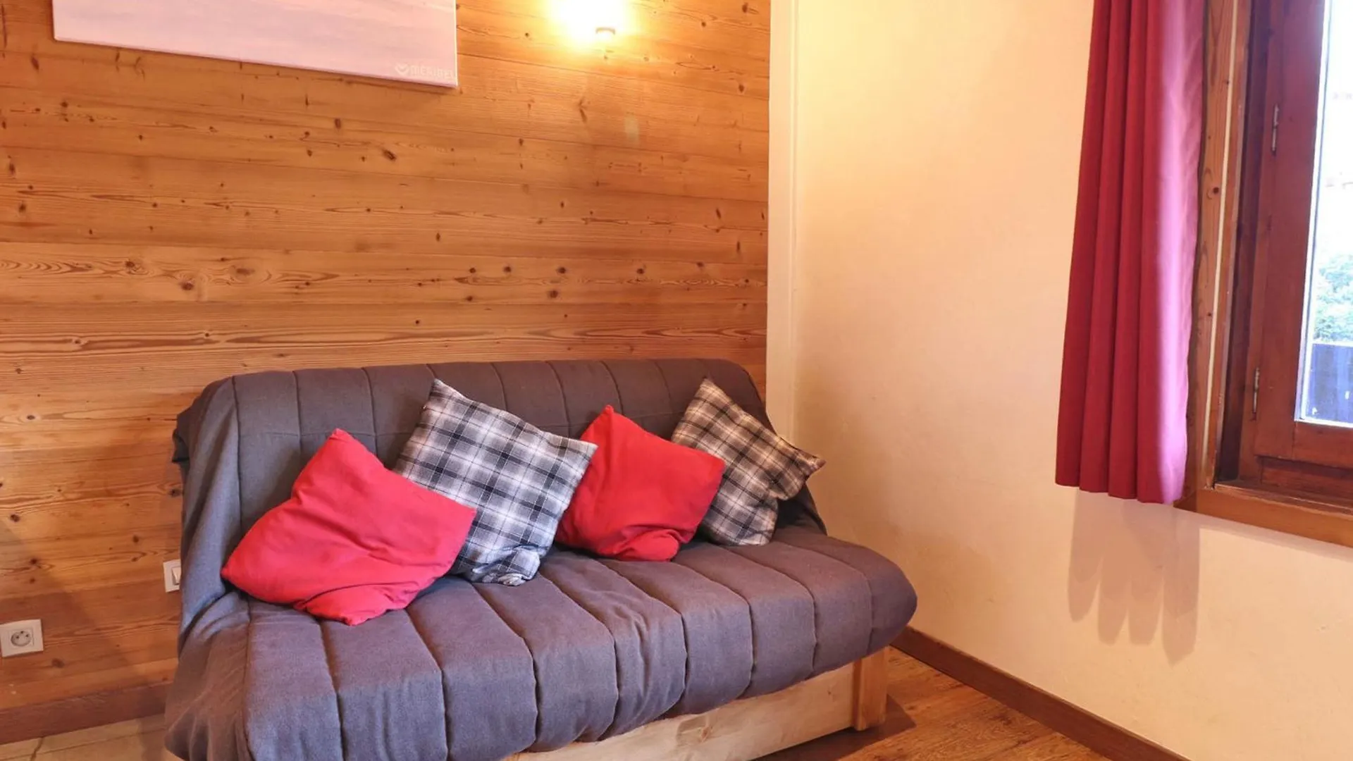 Studio Cabine Centre Merlin - Skis Aux Pieds, Wi-Fi, Animaux Admis - Fr-1-182-202 Les Allues France